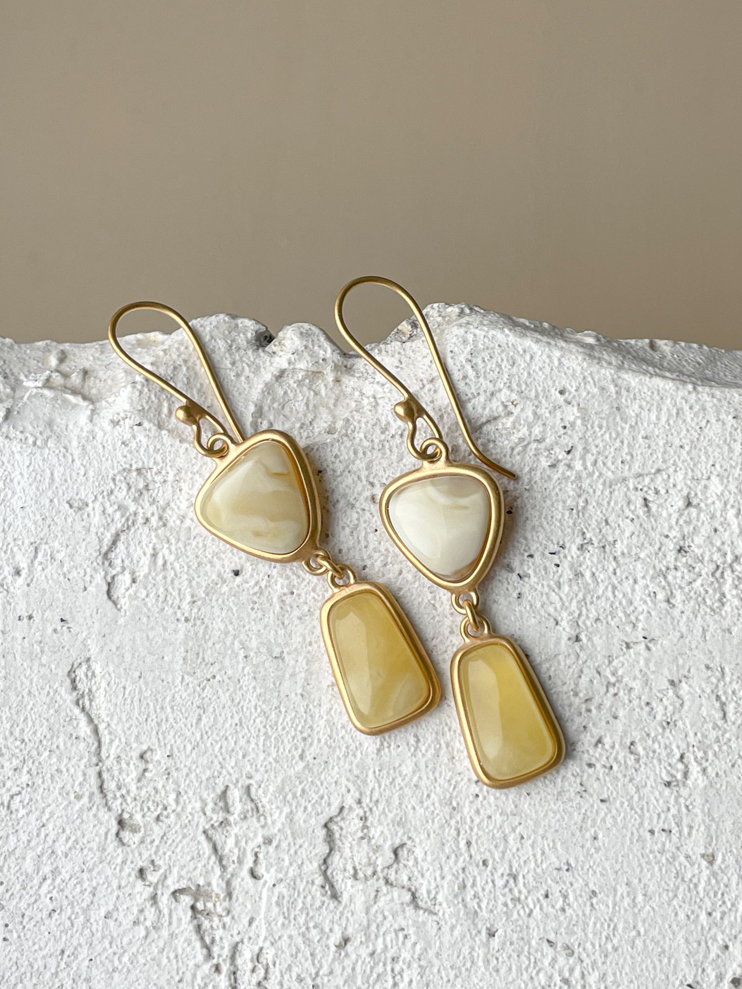 Amber dangle earrings - Gold plated silver - Multicolor earrings collection
