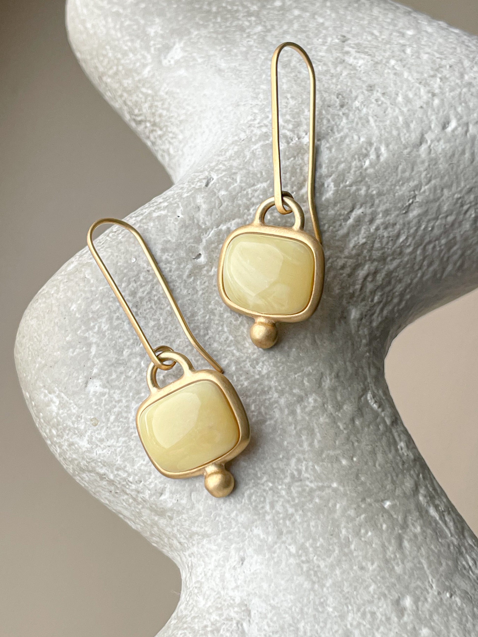 Matte amber earrings - Gold plated silver - Hook earrings collection