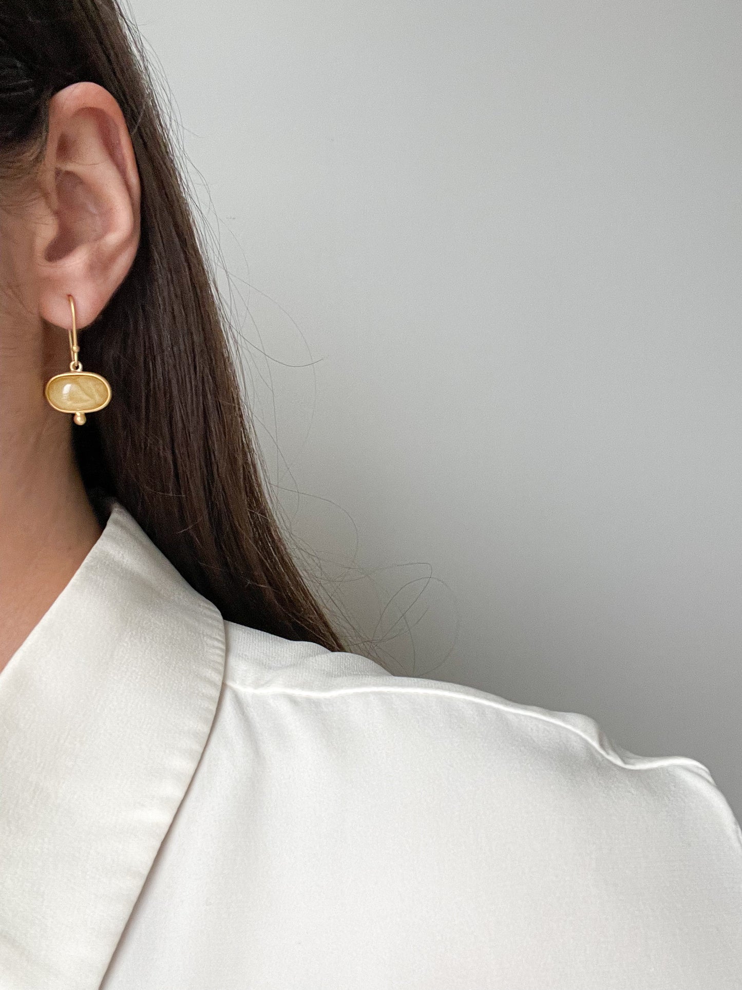 Mate amber earrings - Gold plated silver - Hook earrings collection