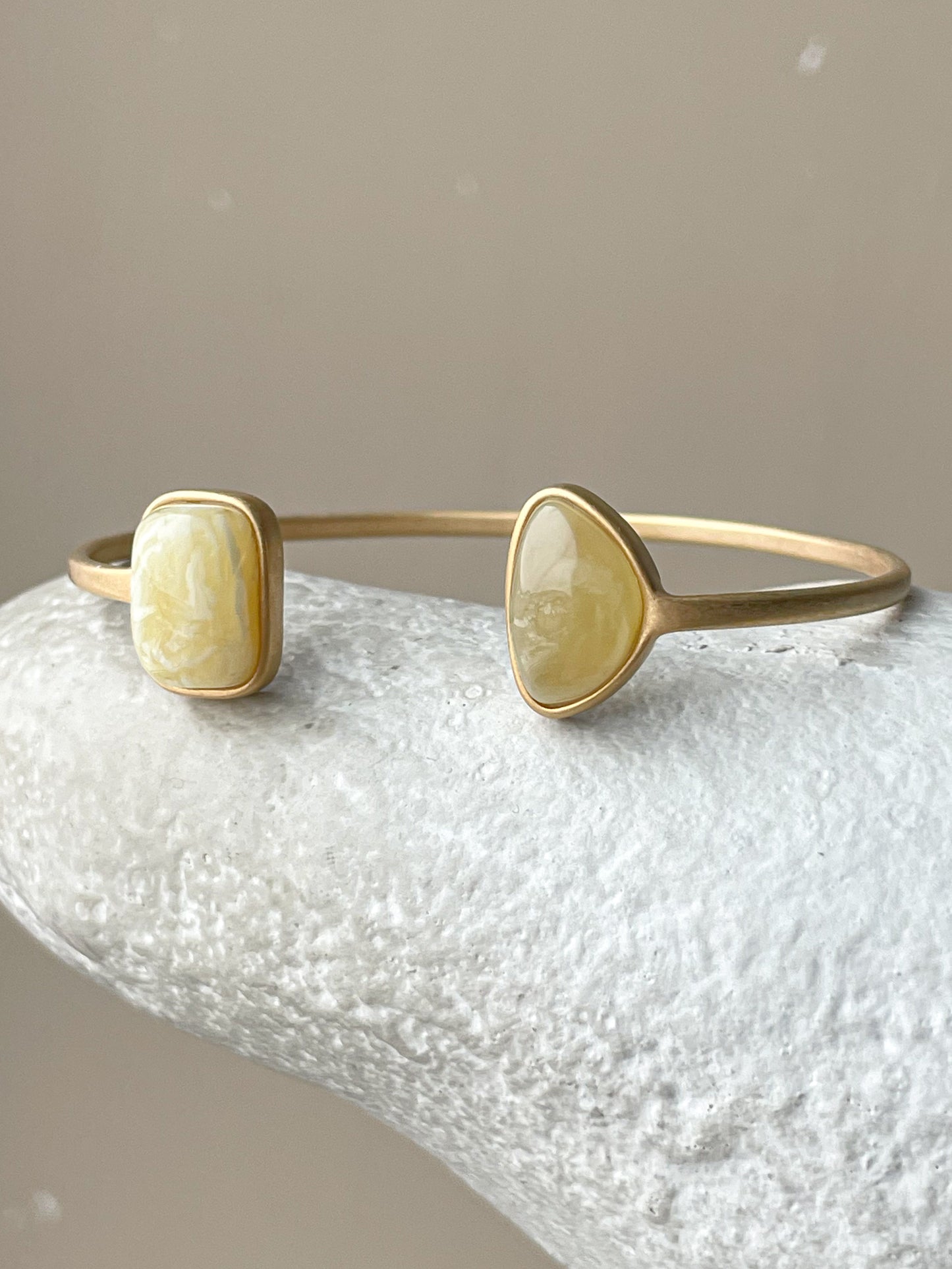 Amber bracelet - Gold plated silver - Cuff bracelet collection - Size 6.5