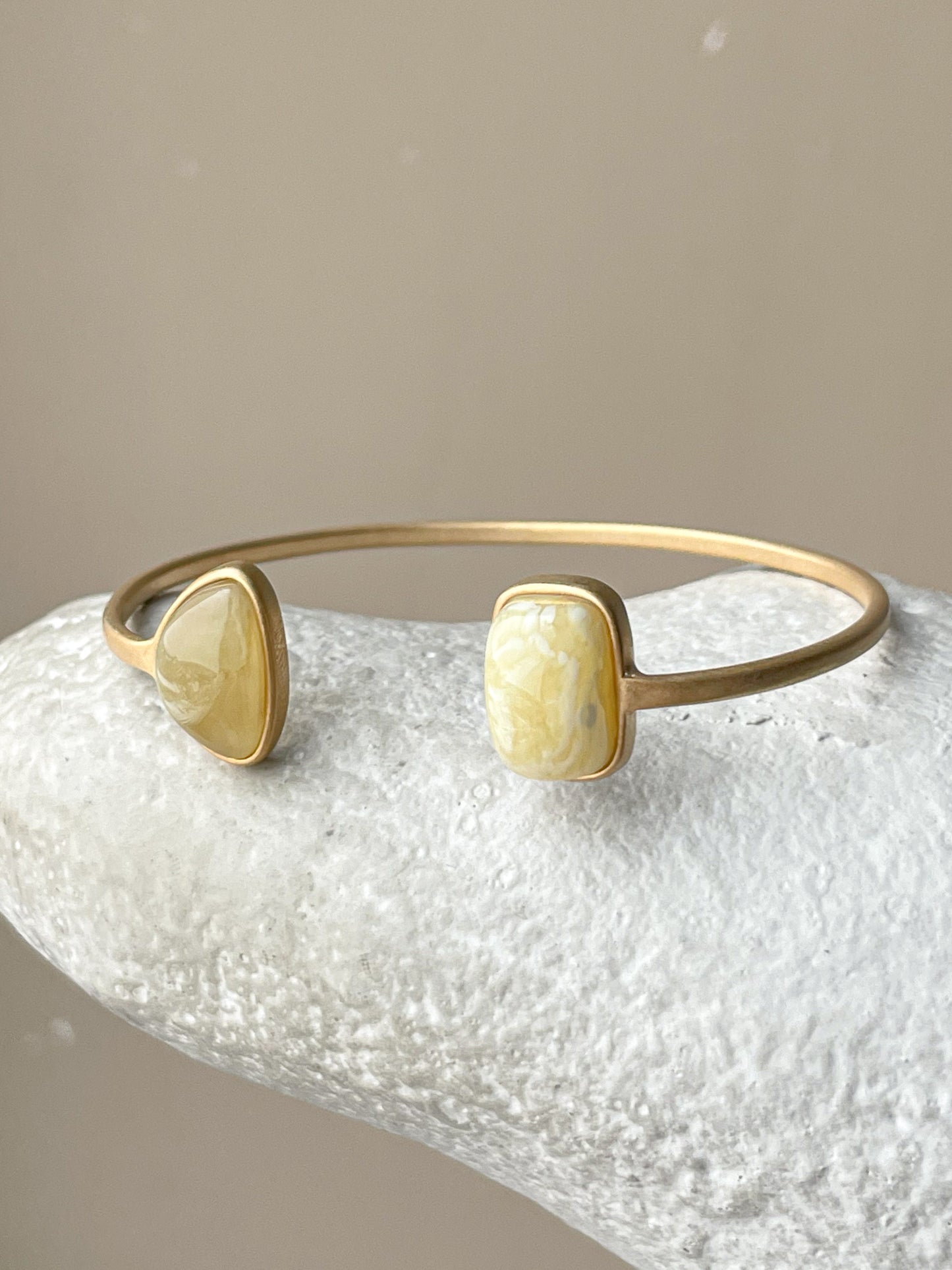 Amber bracelet - Gold plated silver - Cuff bracelet collection - Size 6.5