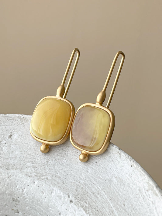 Natural amber dangle earrings - Gold plated silver - Hook earrings collection