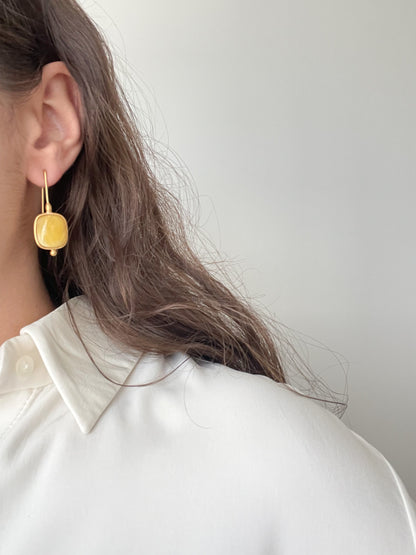 Natural amber dangle earrings - Gold plated silver - Hook earrings collection
