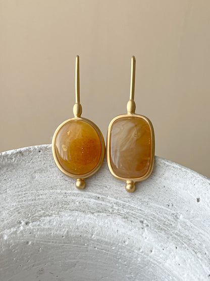 Honey amber dangle earrings - Gold plated silver - Mismatched earrings collection