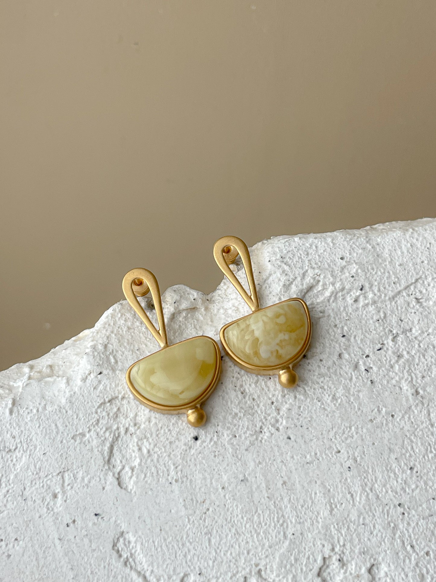 Butterscotch amber stud earrings - Gold plated silver - Amber stud collection