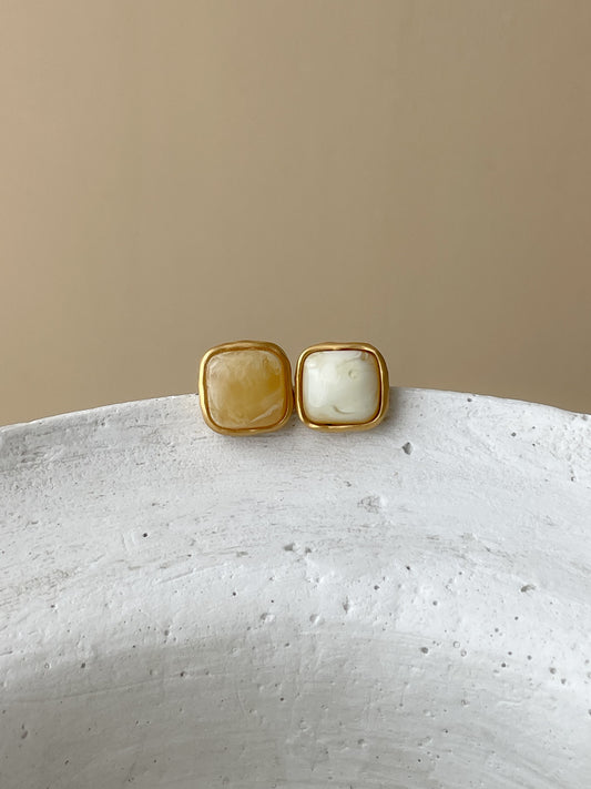 Natural amber stud earrings - Gold plated silver - Stud earrings collection