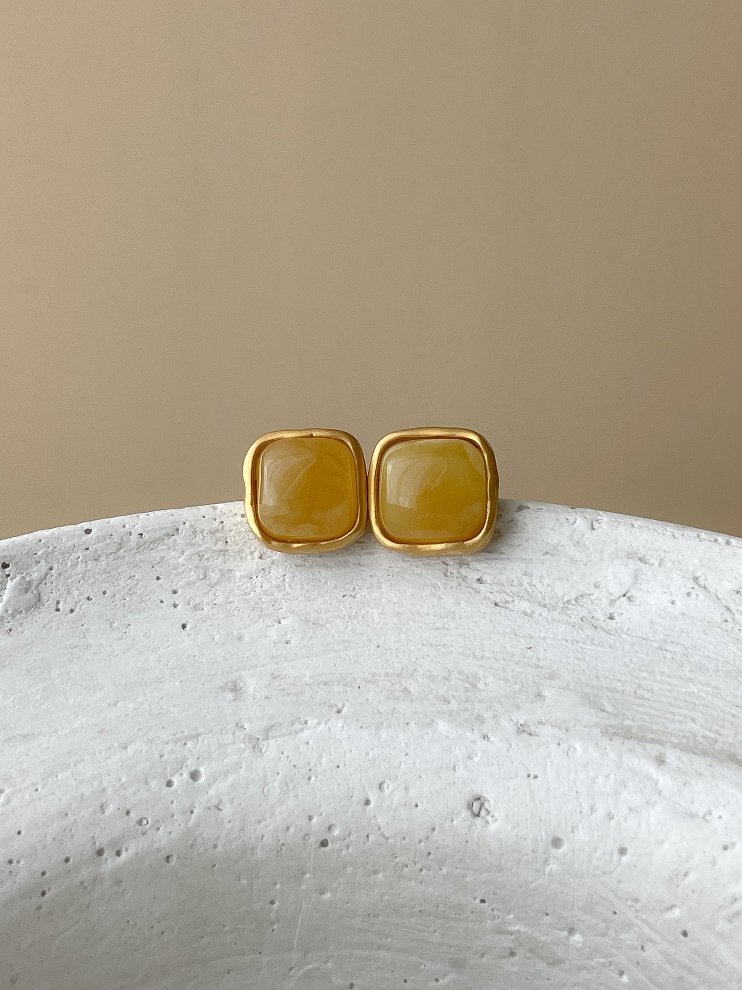 Honey amber stud earrings - Gold plated silver - Stud earrings collection