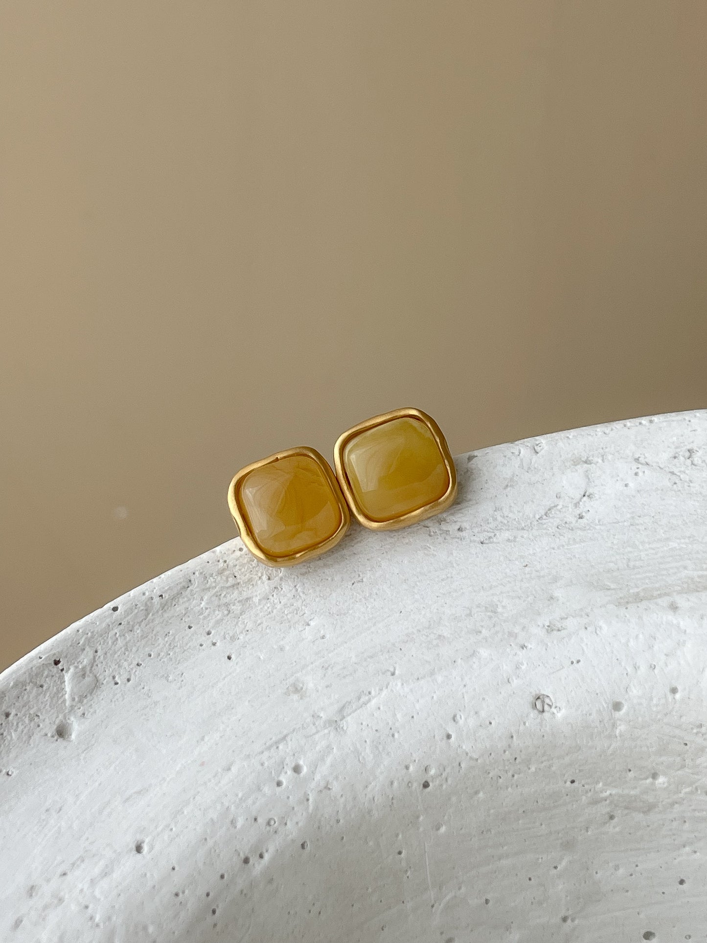 Honey amber stud earrings - Gold plated silver - Stud earrings collection