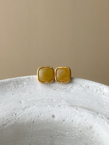 Honey amber stud earrings - Gold plated silver - Stud earrings collection