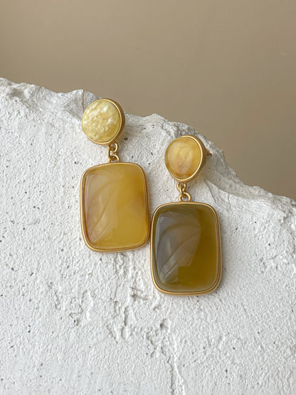 Amber dangle earrings - Gold plated silver - Stud earring collection