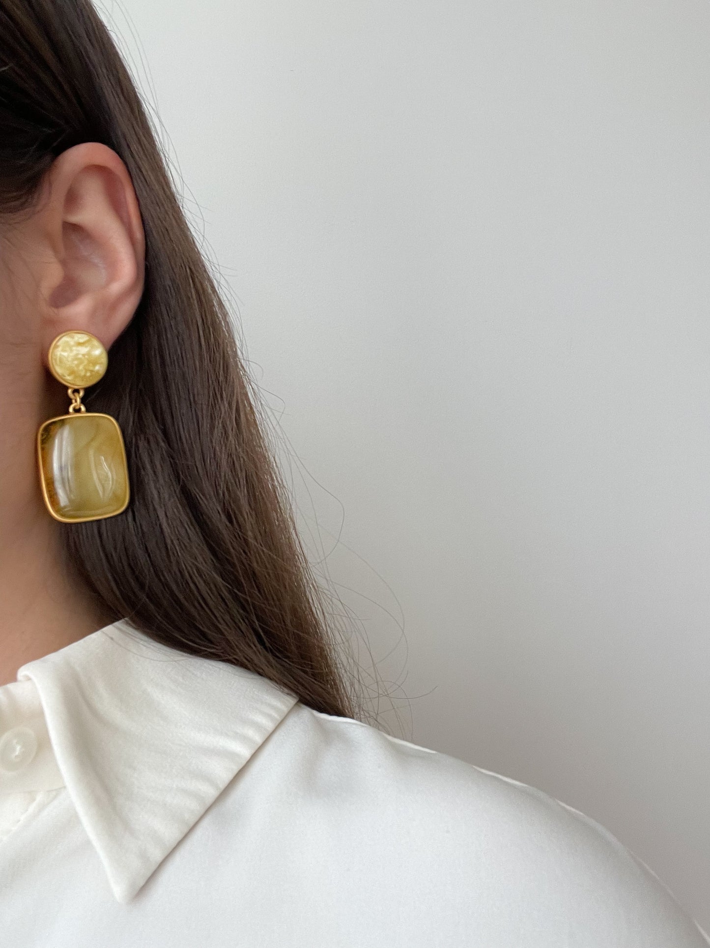 Amber dangle earrings - Gold plated silver - Stud earring collection