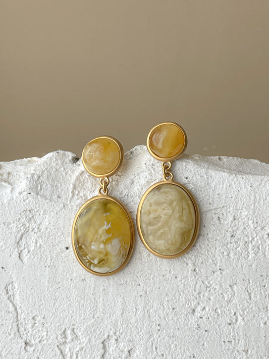 Amber dangle earrings - Gold plated silver - Stud earring collection