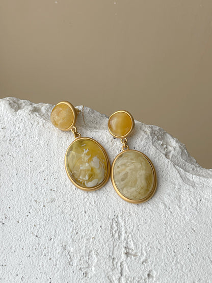 Amber dangle earrings - Gold plated silver - Stud earring collection