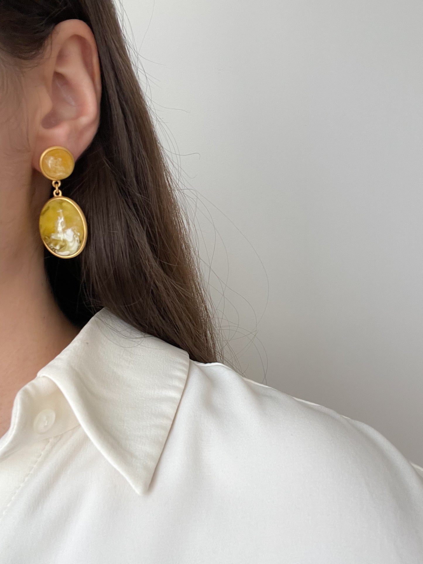 Amber dangle earrings - Gold plated silver - Stud earring collection