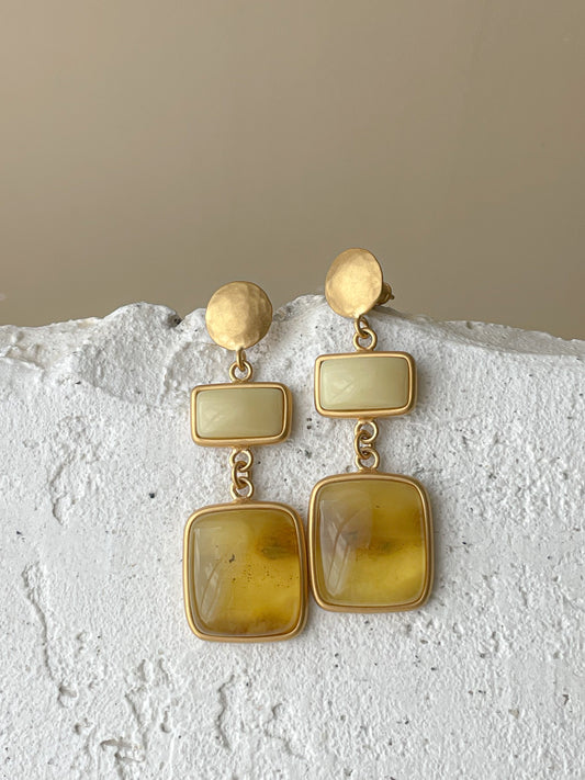 Amber dangle earrings - Gold plated silver - Stud earring collection