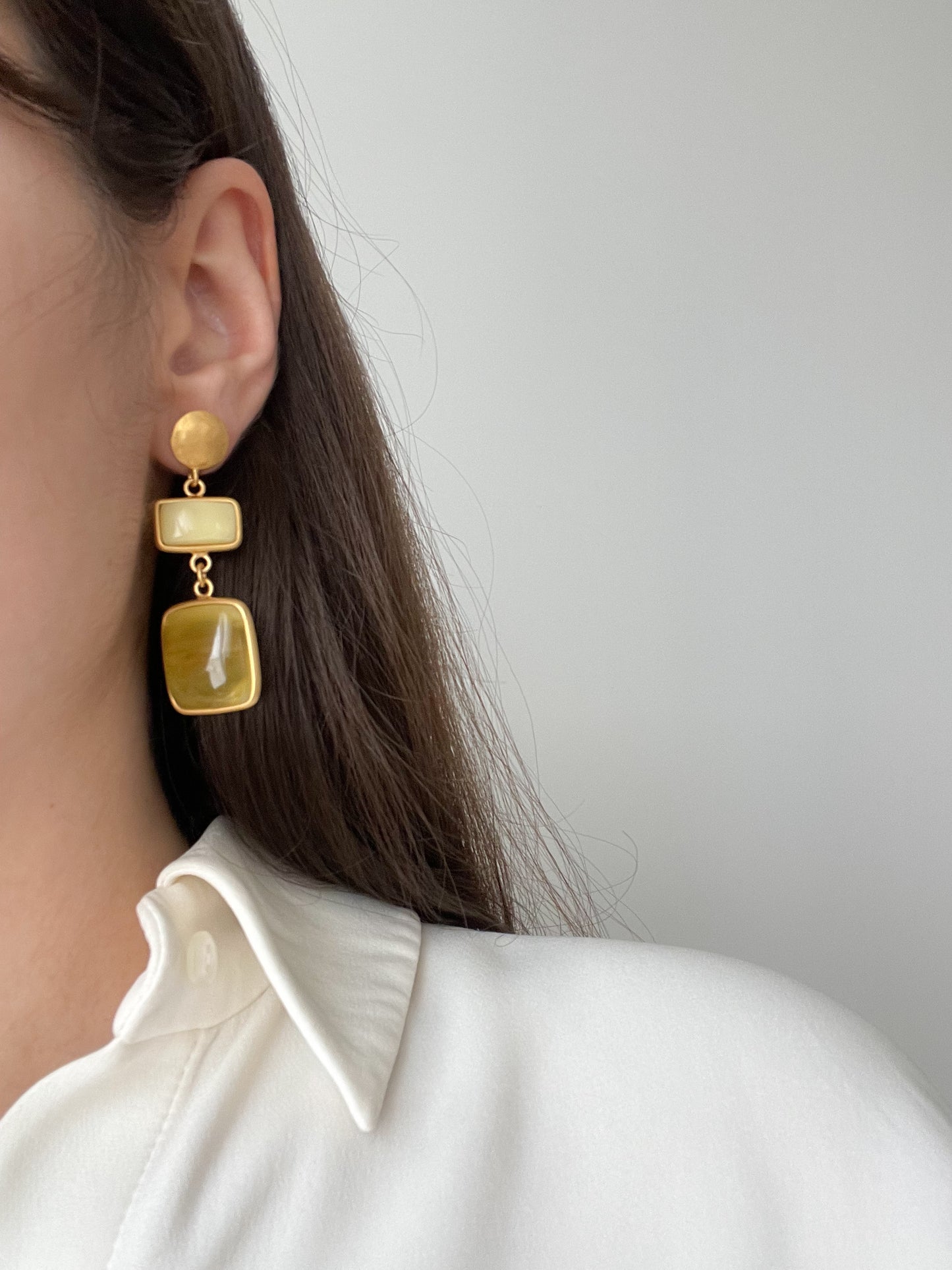 Amber dangle earrings - Gold plated silver - Stud earring collection