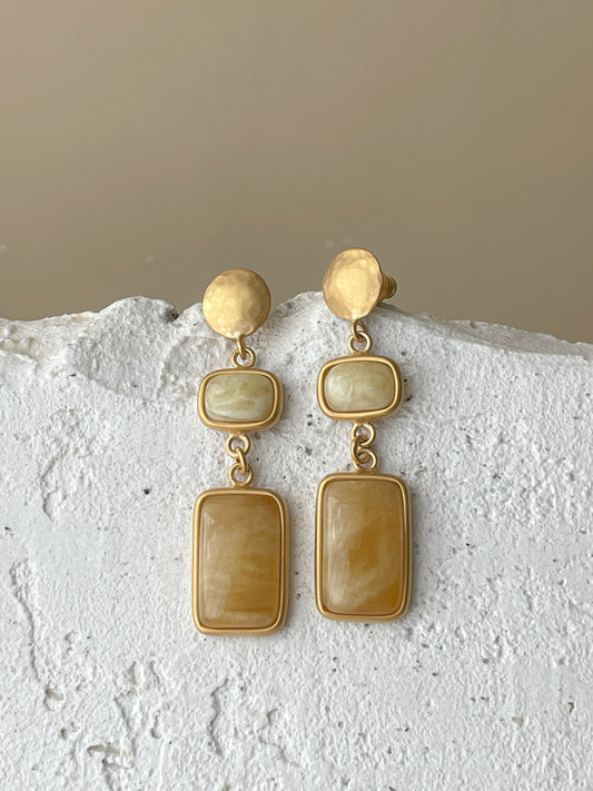 Amber dangle earrings - Gold plated silver - Stud earring collection