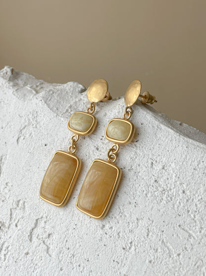 Amber dangle earrings - Gold plated silver - Stud earring collection