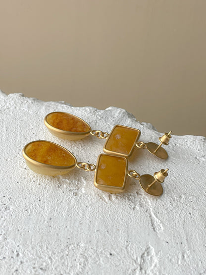 Amber dangle earrings - Gold plated silver - Stud earring collection