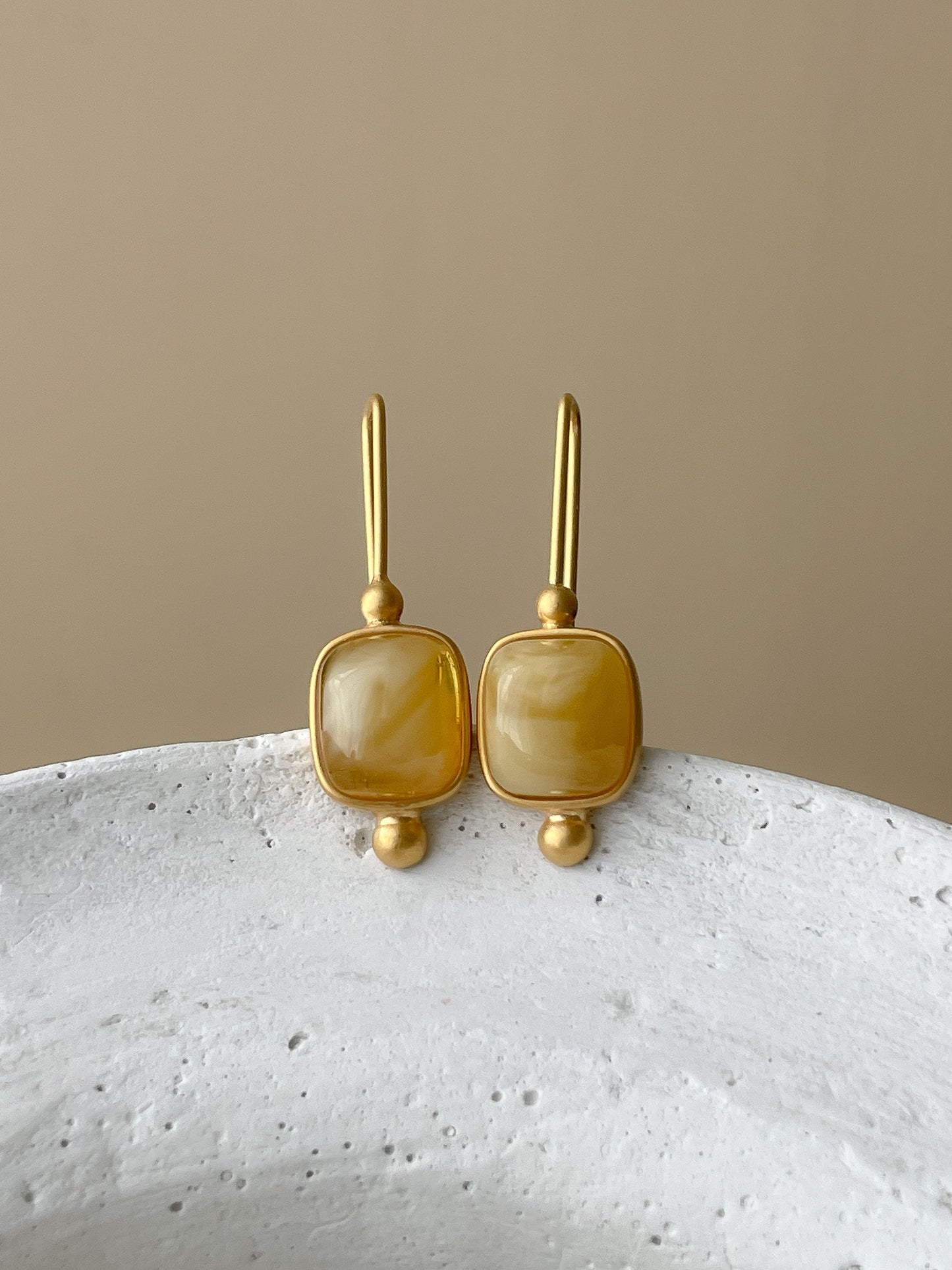 Honey amber earrings - Gold plated silver - Hook earrings collection