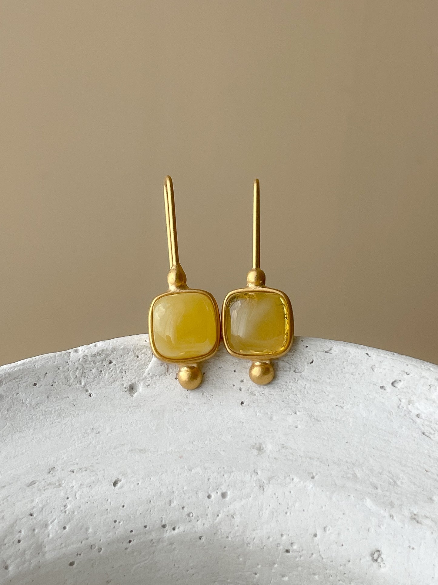 Honey amber earrings - Gold plated silver - Hook earrings collection