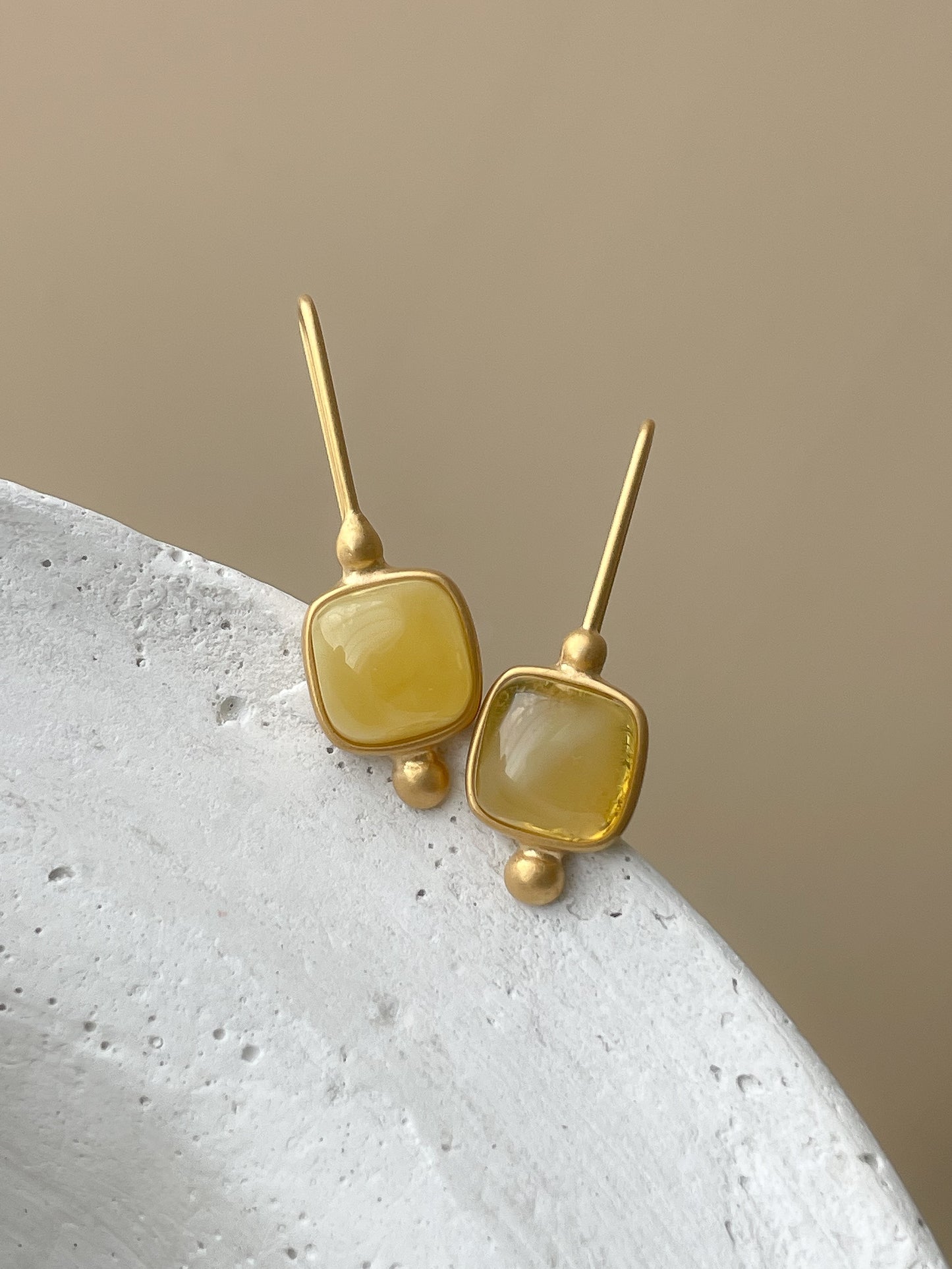 Honey amber earrings - Gold plated silver - Hook earrings collection