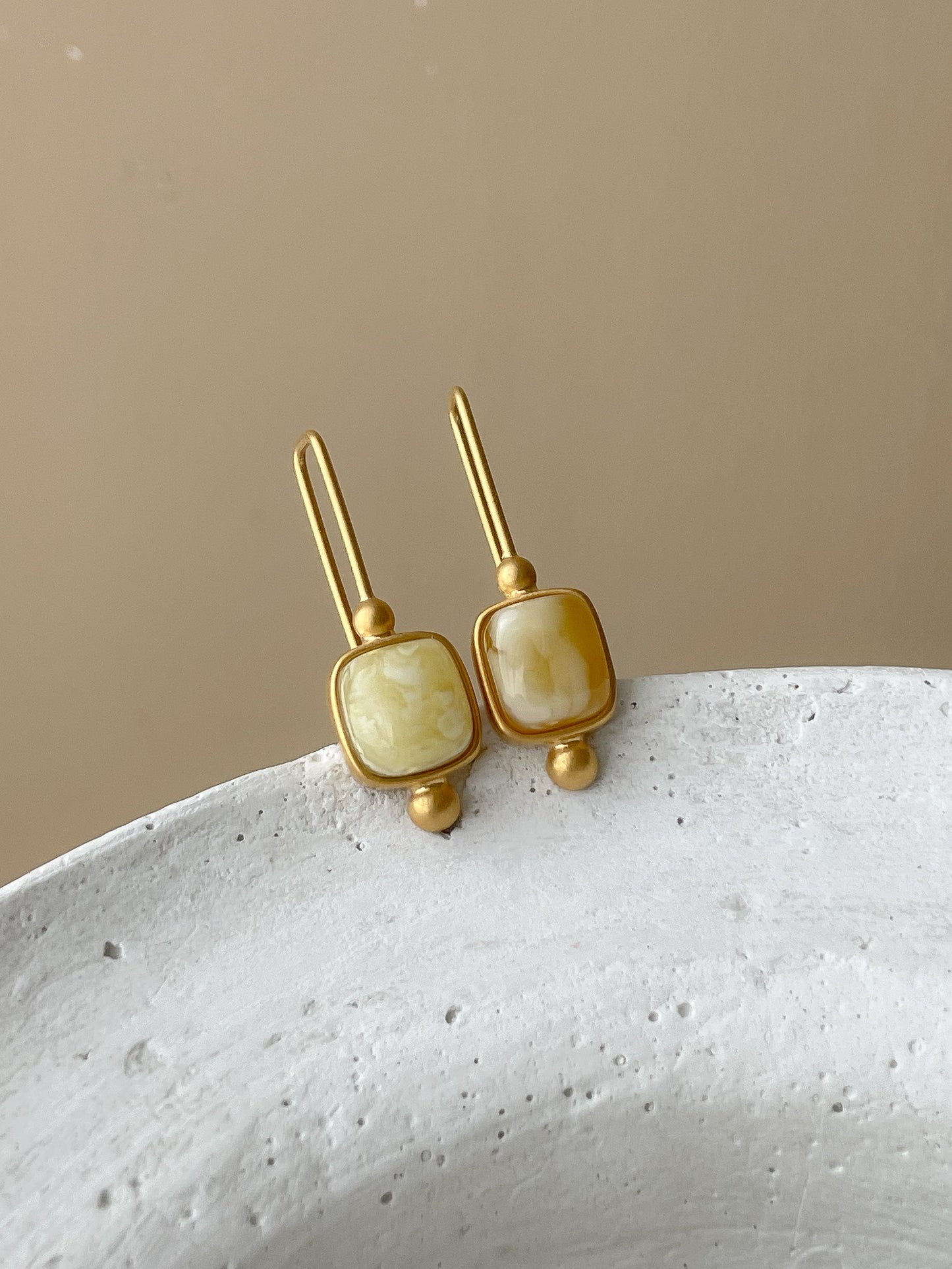 Honey amber earrings - Gold plated silver - Hook earrings collection