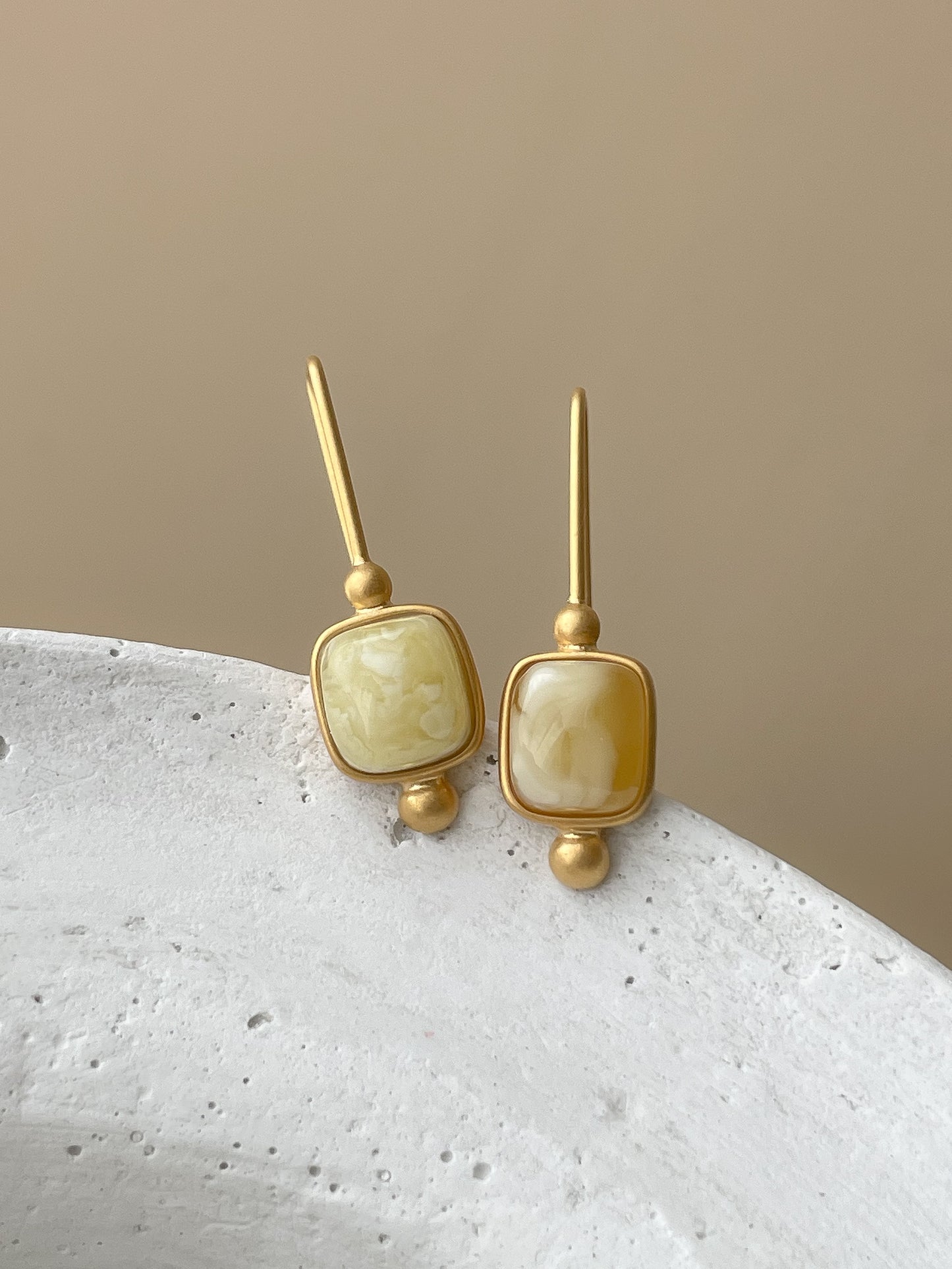 Honey amber earrings - Gold plated silver - Hook earrings collection