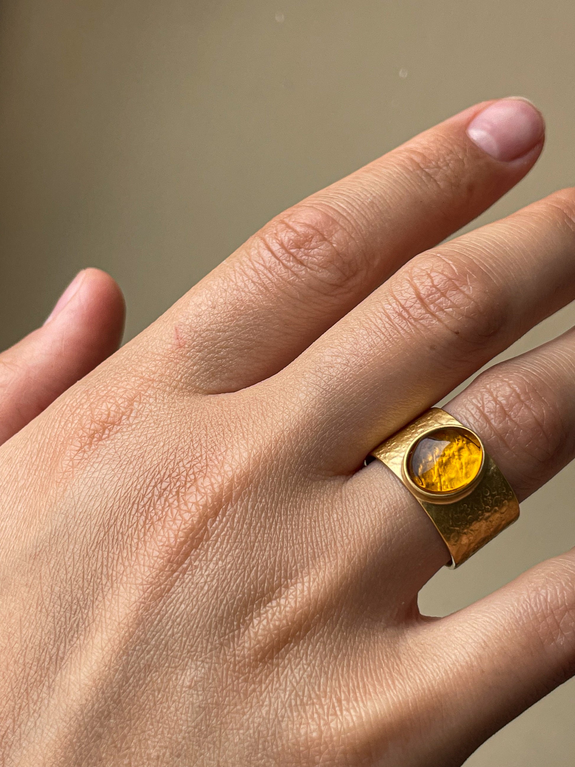 Red amber ring - Gold plated silver - Statement ring collection 