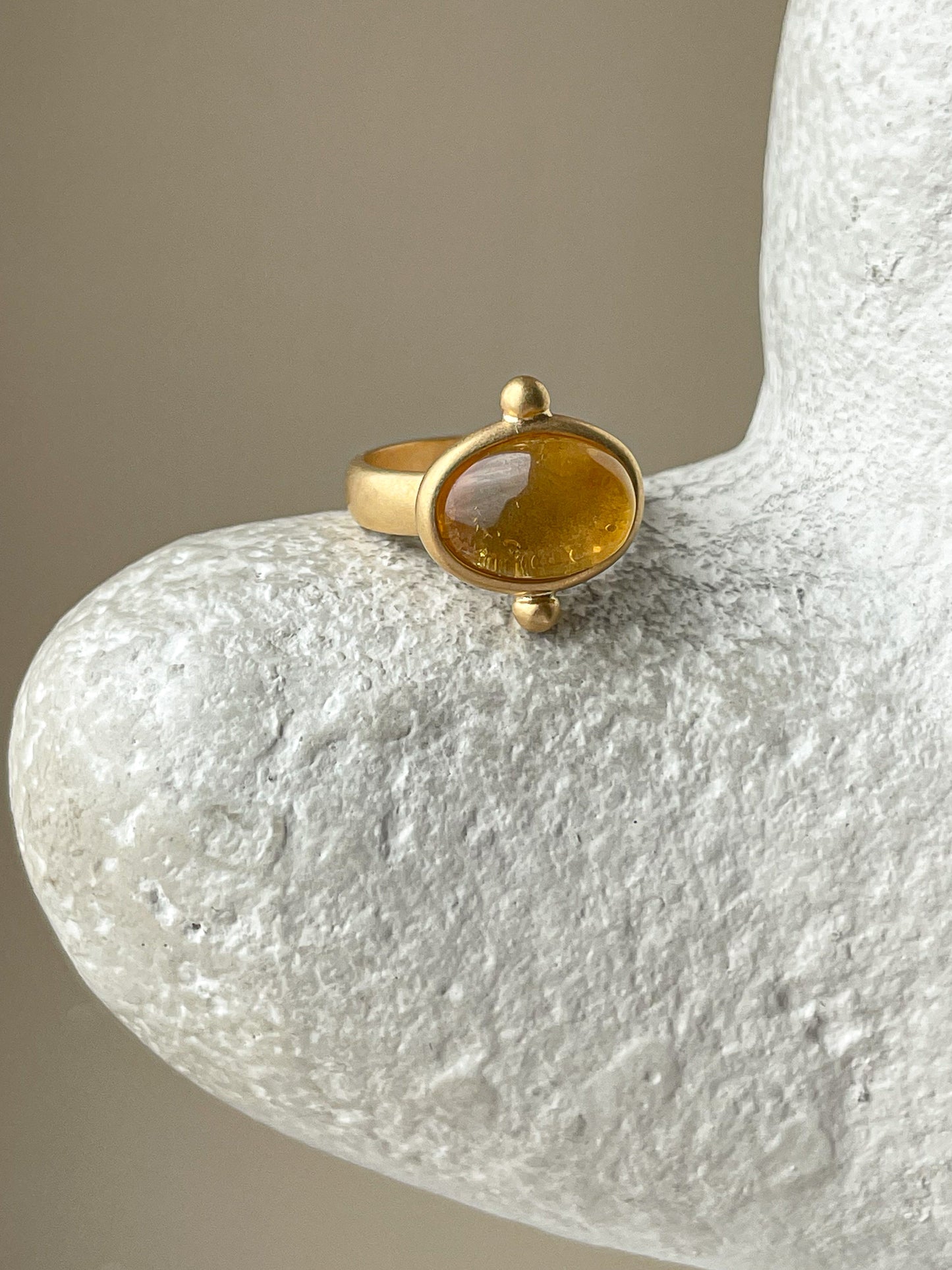 Natural amber ring - Gold plated silver - Vintage ring collection - Size 6 1/2