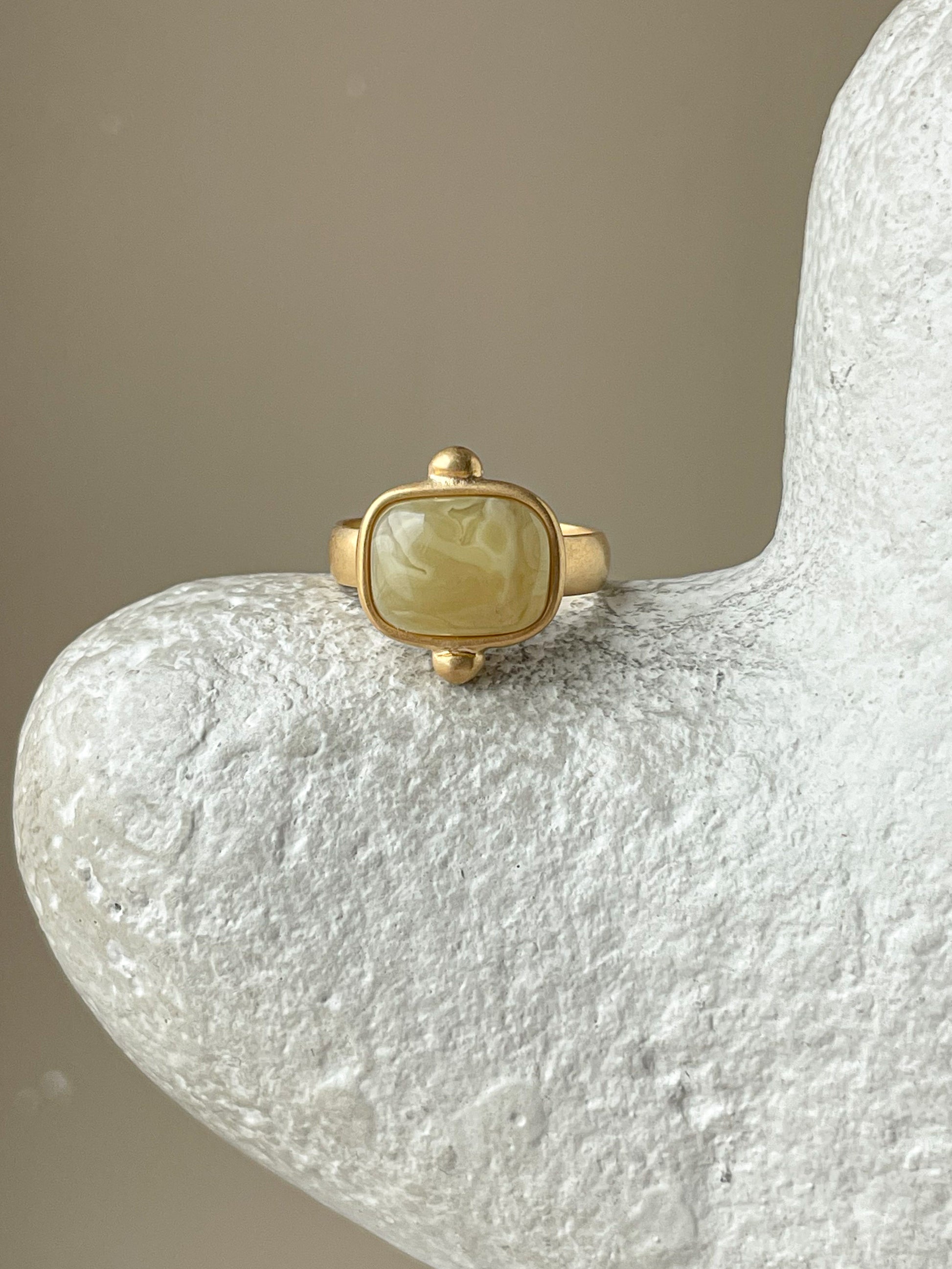 Matte amber ring - Gold plated silver - Vintage ring collection - Size 8