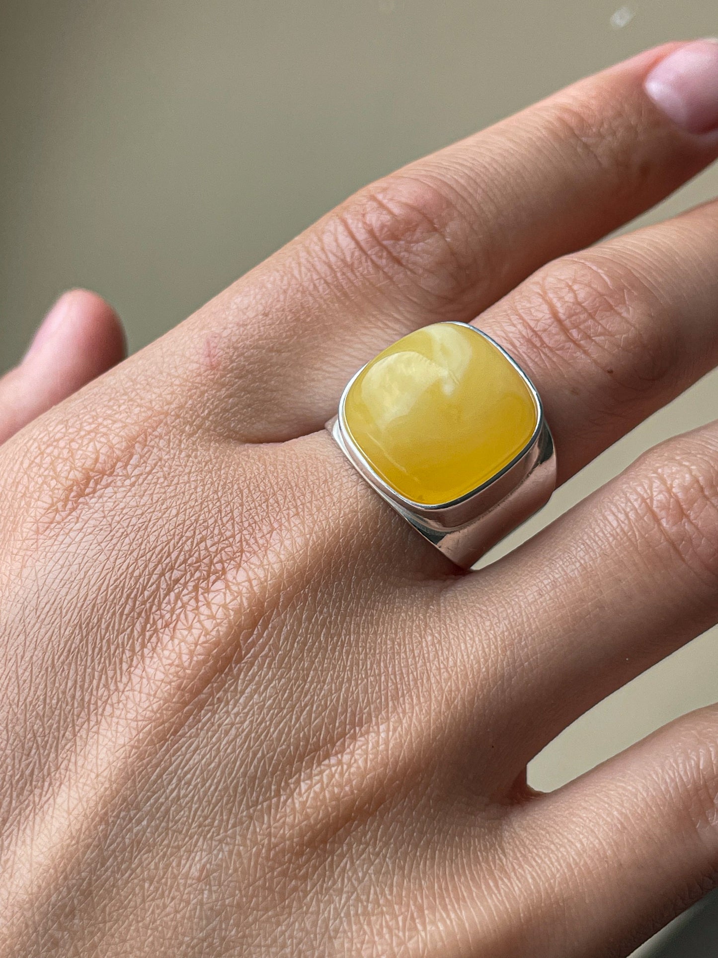 Mate amber ring - Sterling silver - Statement ring collection