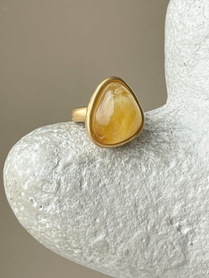 Honey amber ring- Gold plated silver - Large ring collection - Size 6 1/2