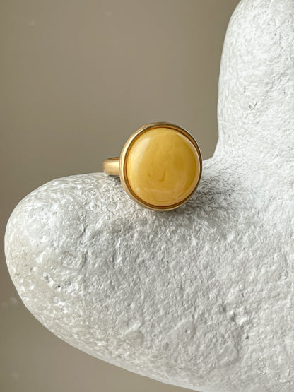 Butterscotch amber ring- Gold plated silver - Large ring collection - Size 8