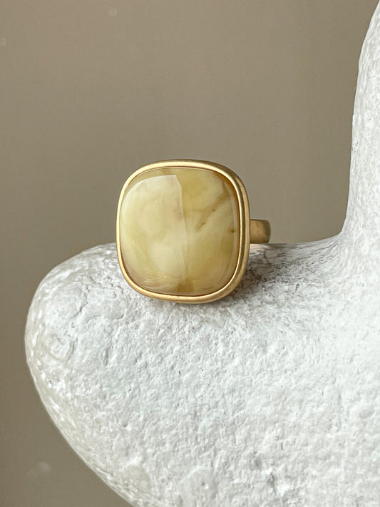 Butterscotch amber ring - Gold plated silver - Large ring collection