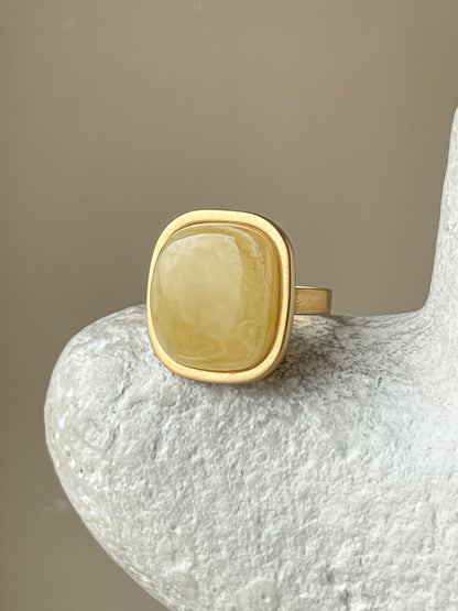 Butterscotch amber ring - Gold plated silver - Chunky ring collection - Size 8