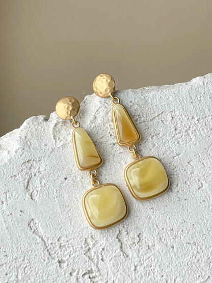 Natural amber dangle earrings - Gold plated silver - Stud earrings collection