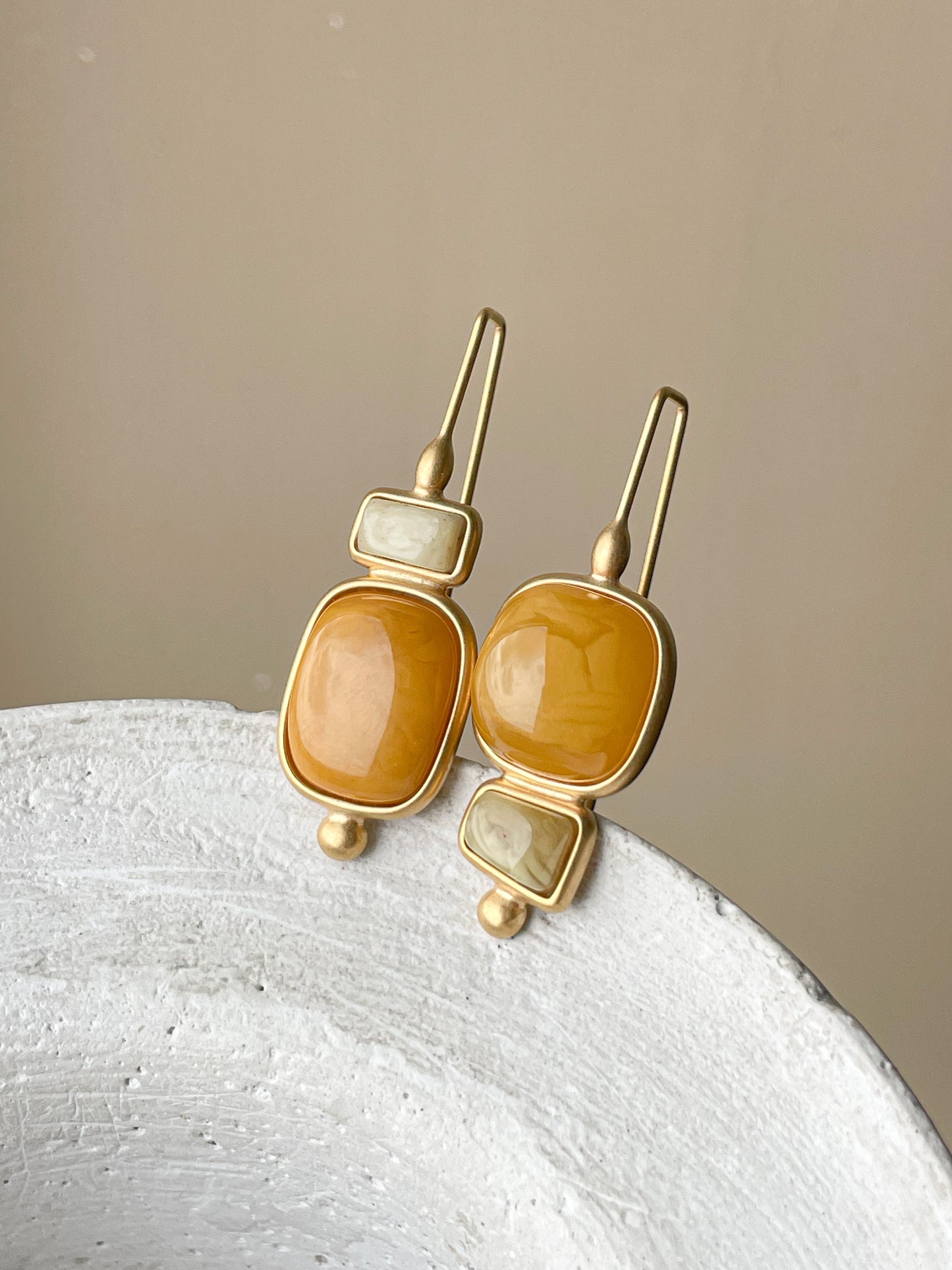 Butterscotch amber dangle earring - Gold plated silver - Mismatched earrings collection