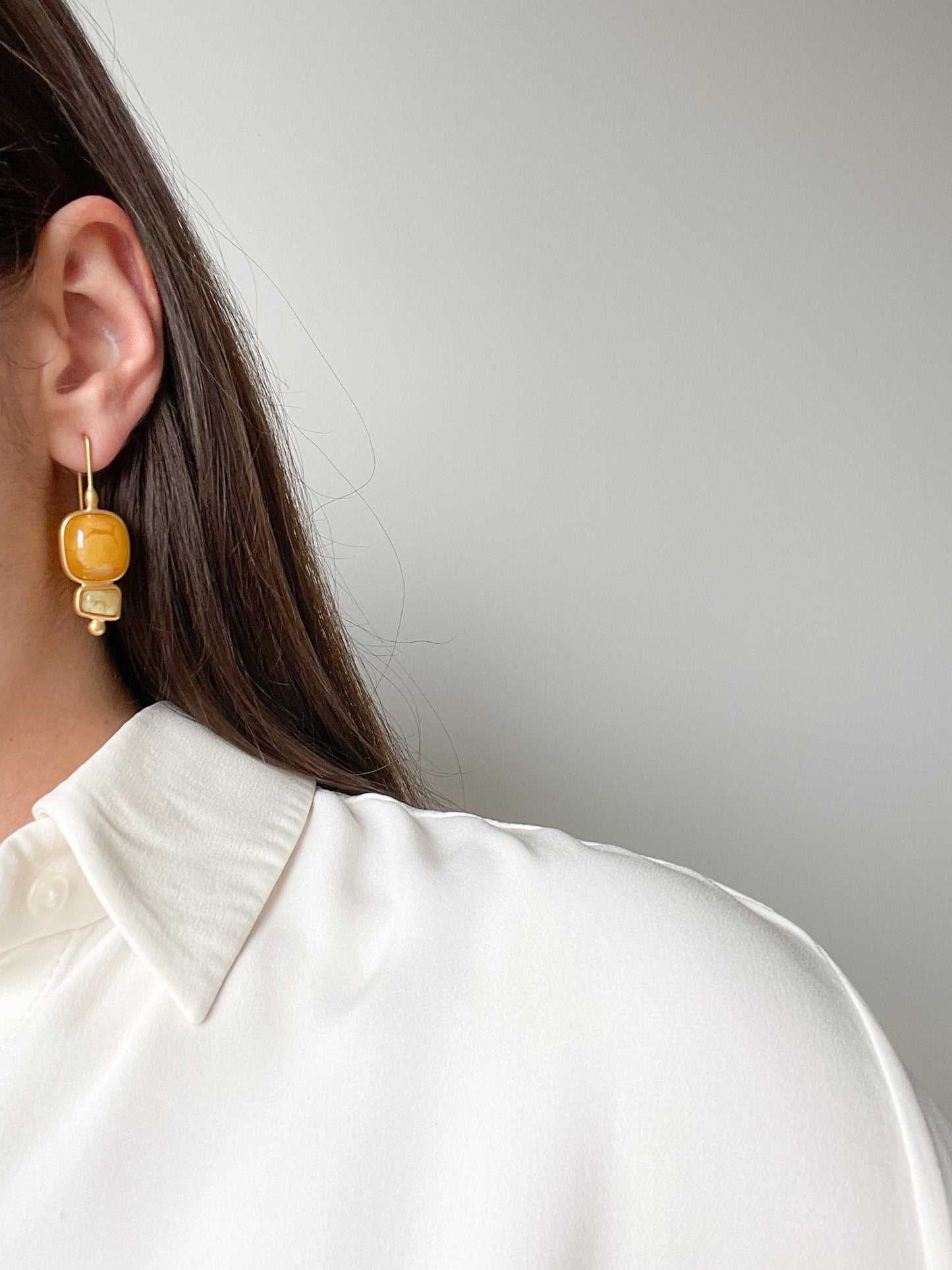 Butterscotch amber dangle earring - Gold plated silver - Mismatched earrings collection