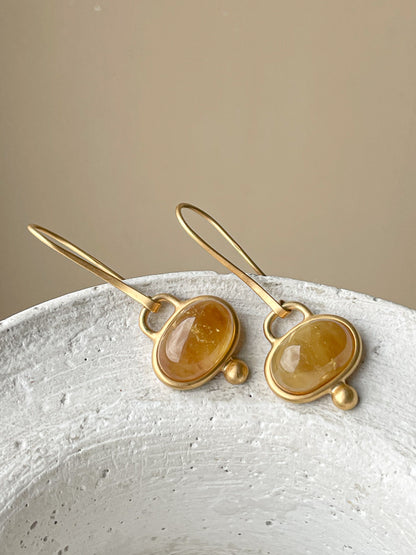 Honey amber dangle earrings - Gold plated silver - Hook earrings collection