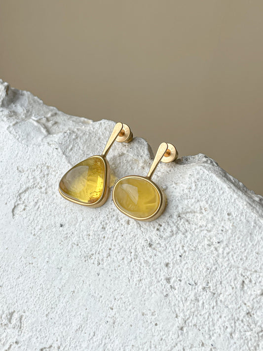 Honey amber stud earrings - Gold plated silver - Mismatched earrings collection