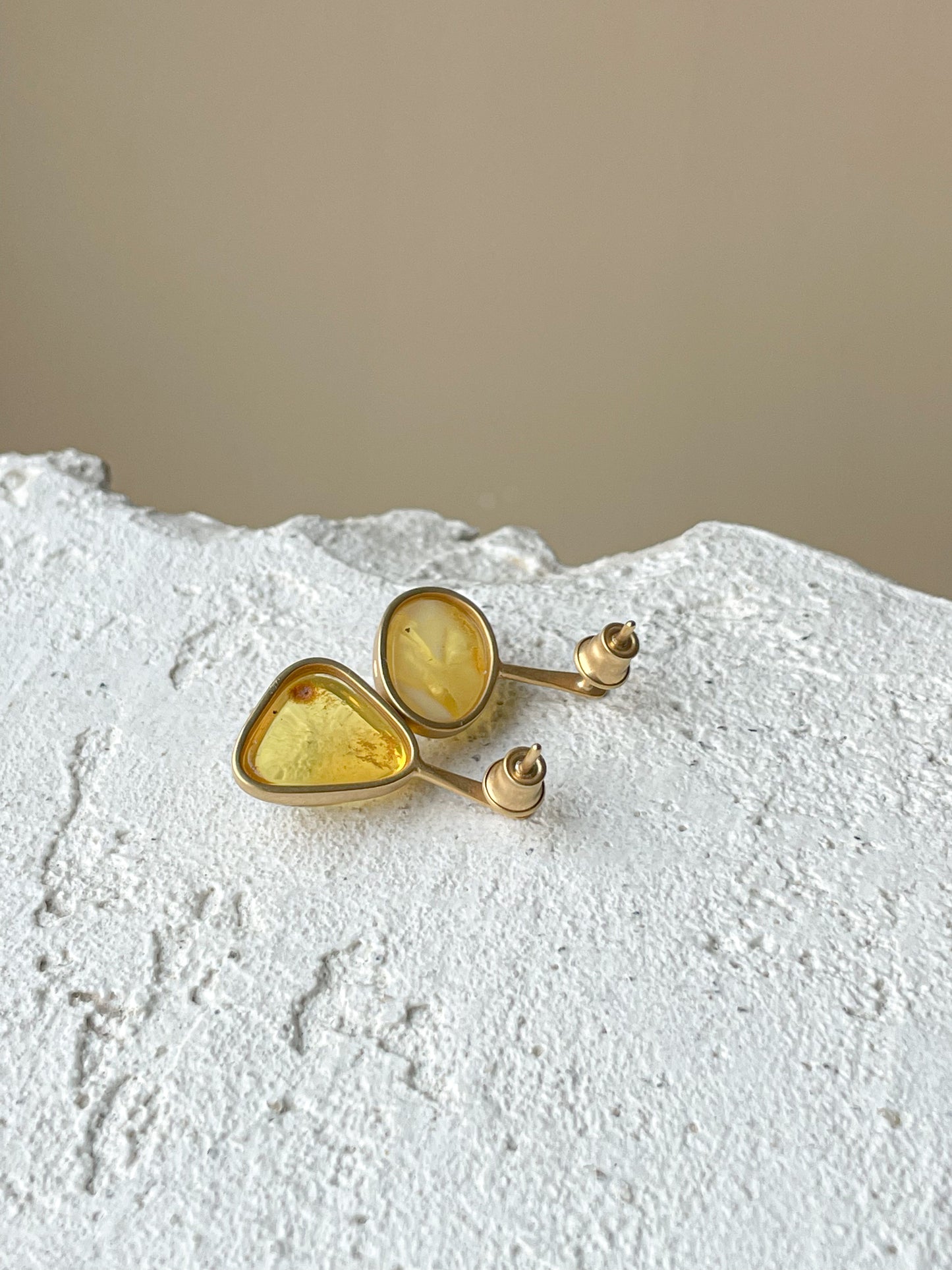 Honey amber stud earrings - Gold plated silver - Mismatched earrings collection