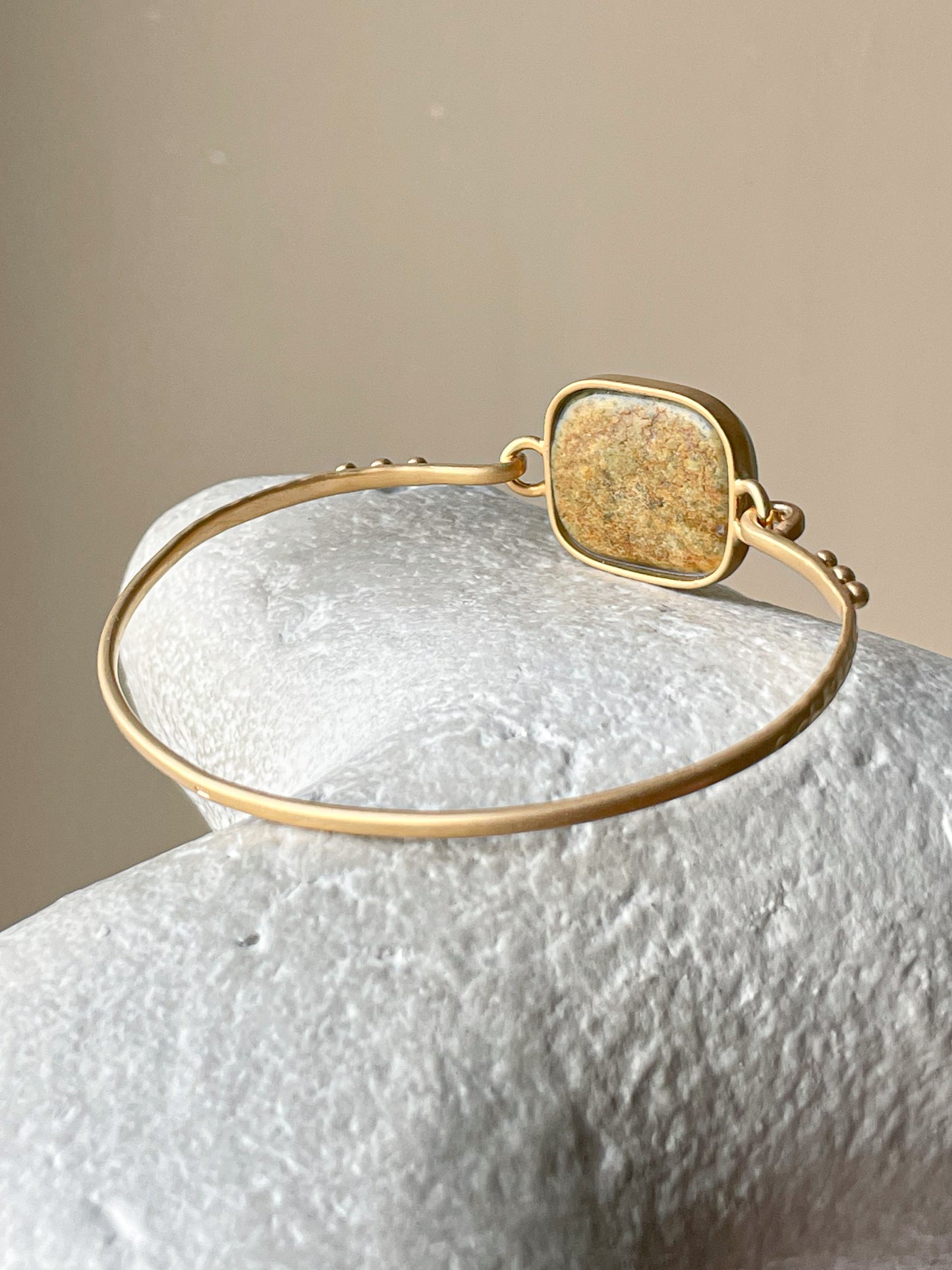 Amber bracelet - Gold plated silver - Bangle bracelet collection- Size 6.9