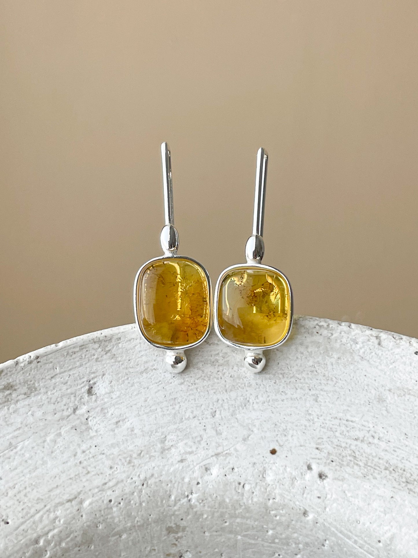 Honey amber dangle earrings - Sterling silver - Hook earrings collection