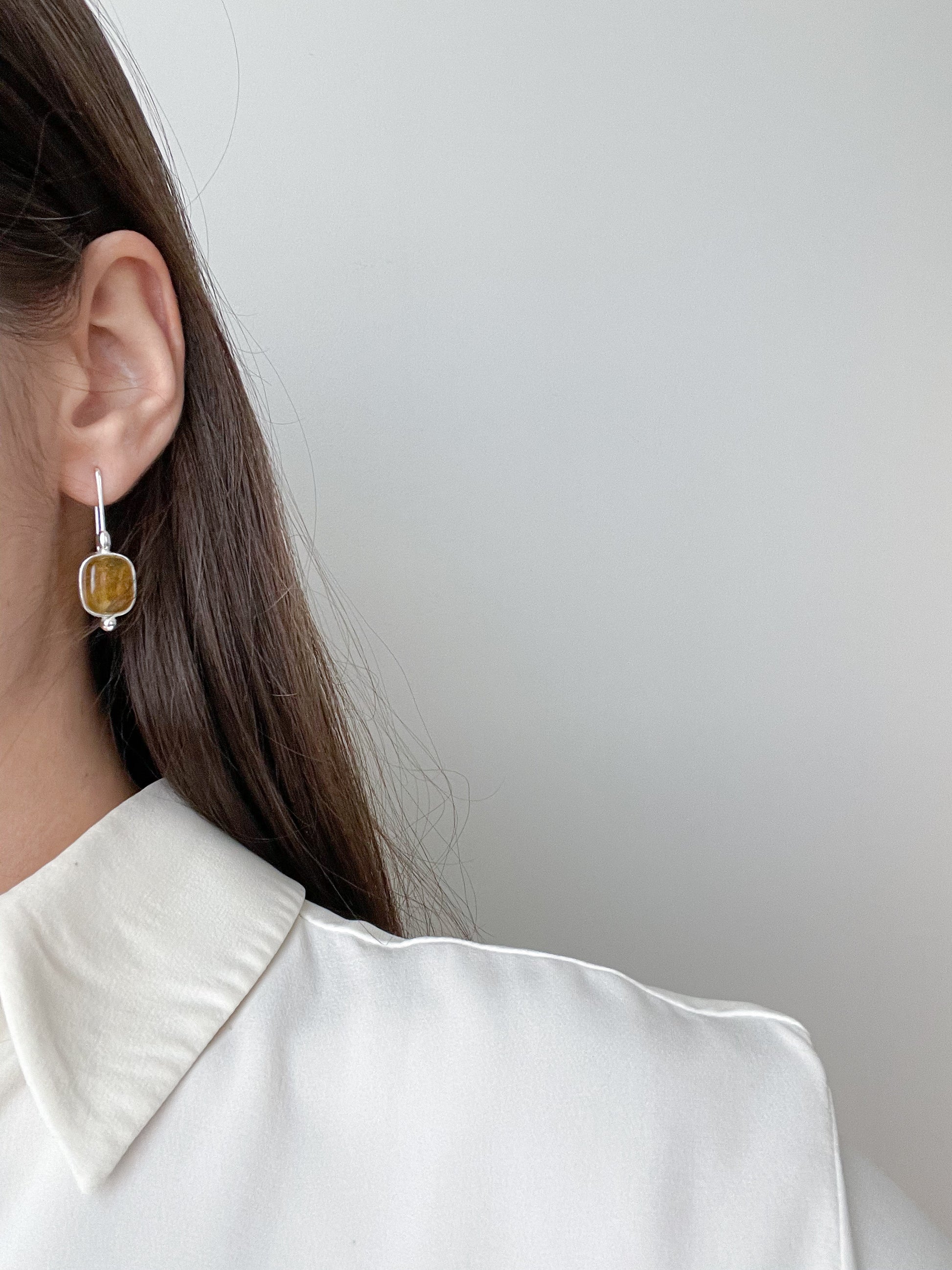 Honey amber dangle earrings - Sterling silver - Hook earrings collection