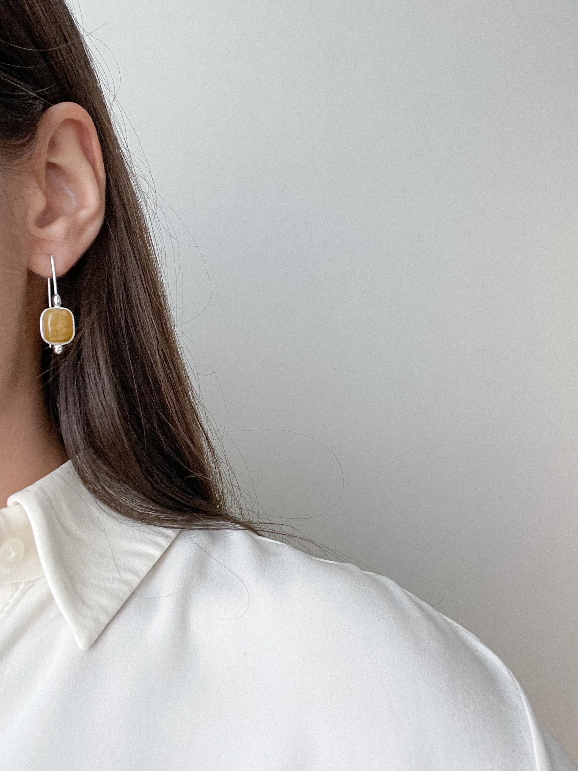 Honey amber dangle earrings - Sterling siHoney dangle earrings - Sterling silver - Hook earring collectionlver - Hook earrings collection