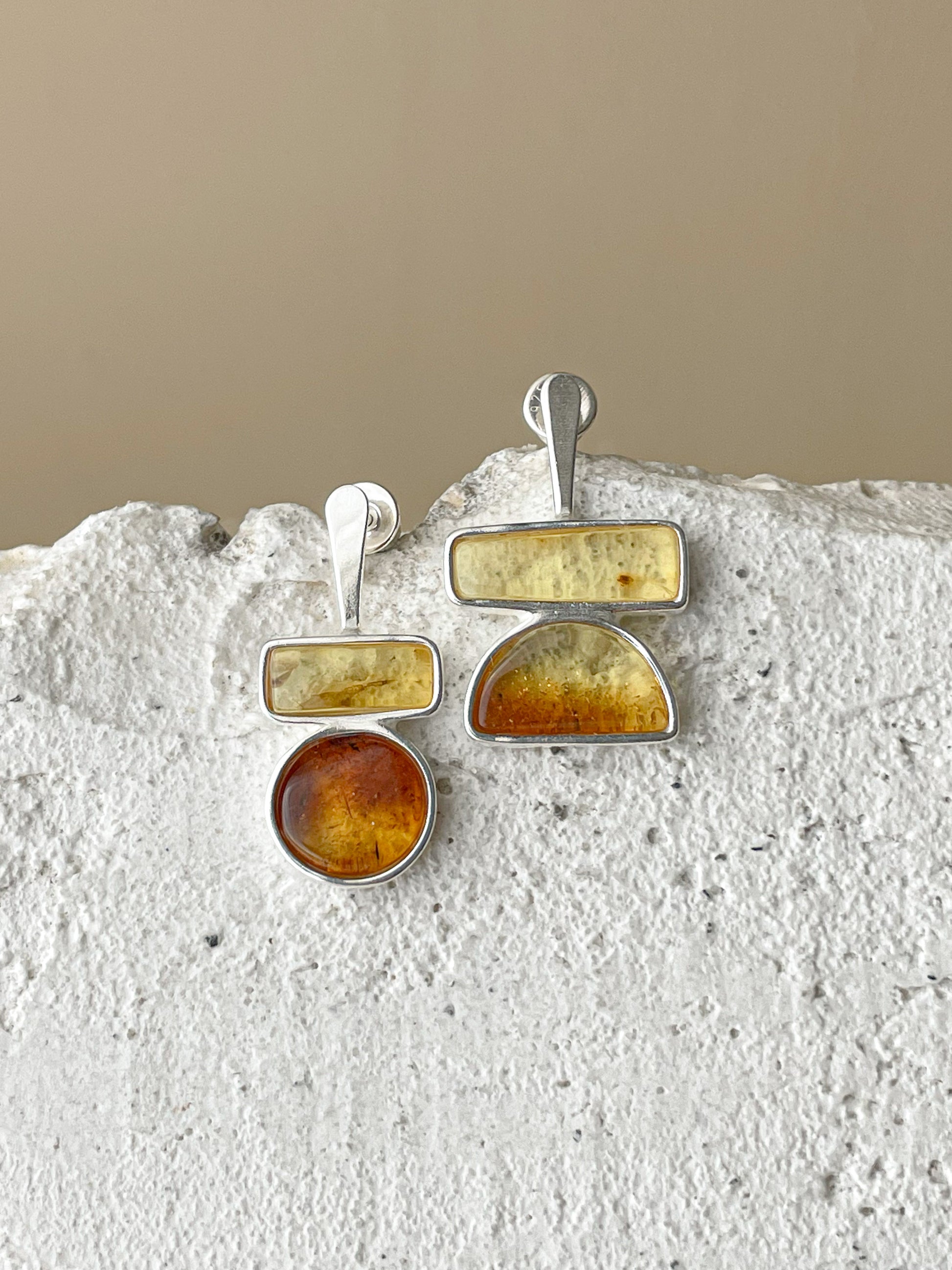 Multicolor amber stud earrings - Gold plated silver - Mismatched earrings collection