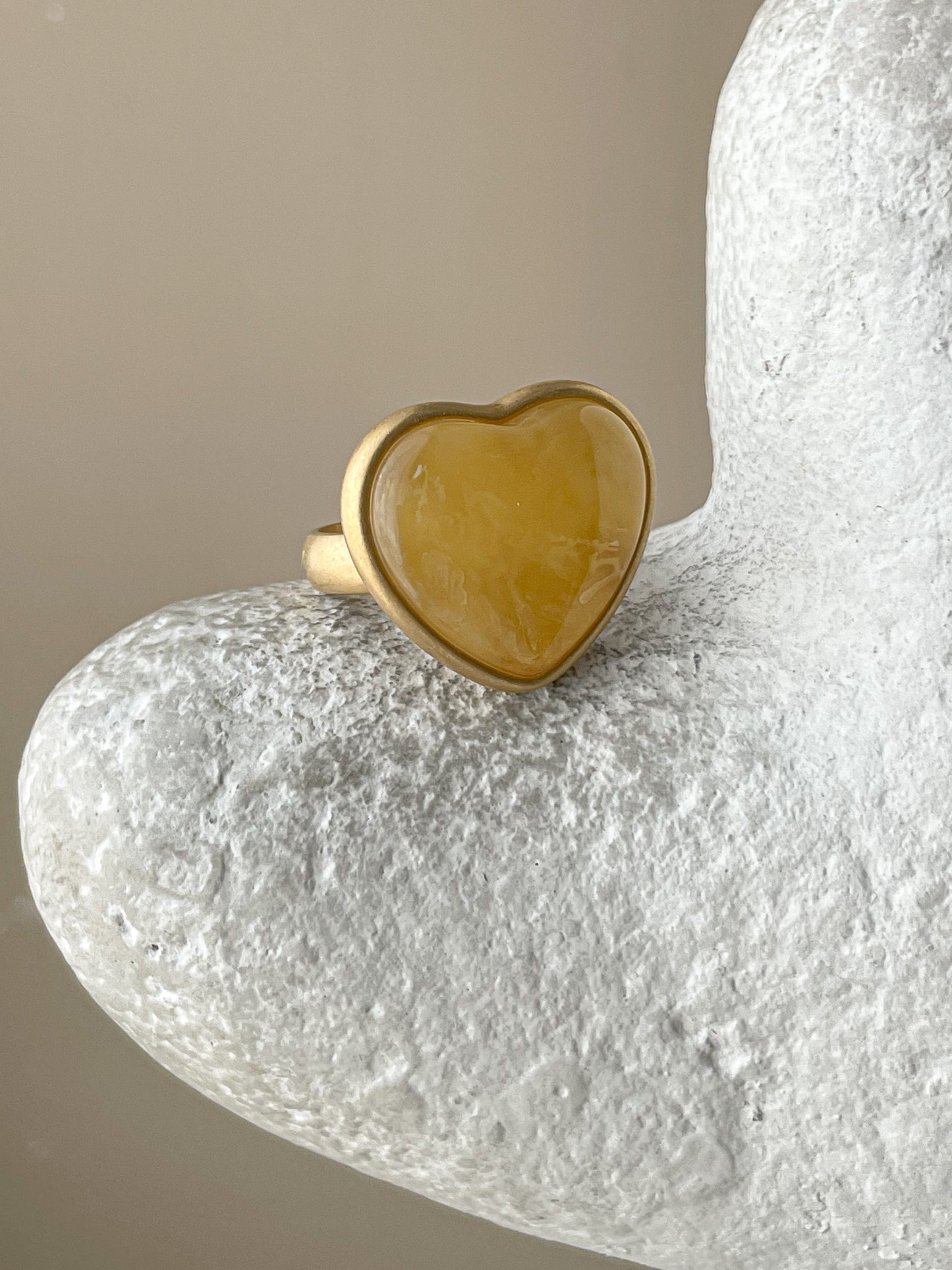Amber heart ring - Gold plated Silver - Heart ring collection - Size 6 3/4