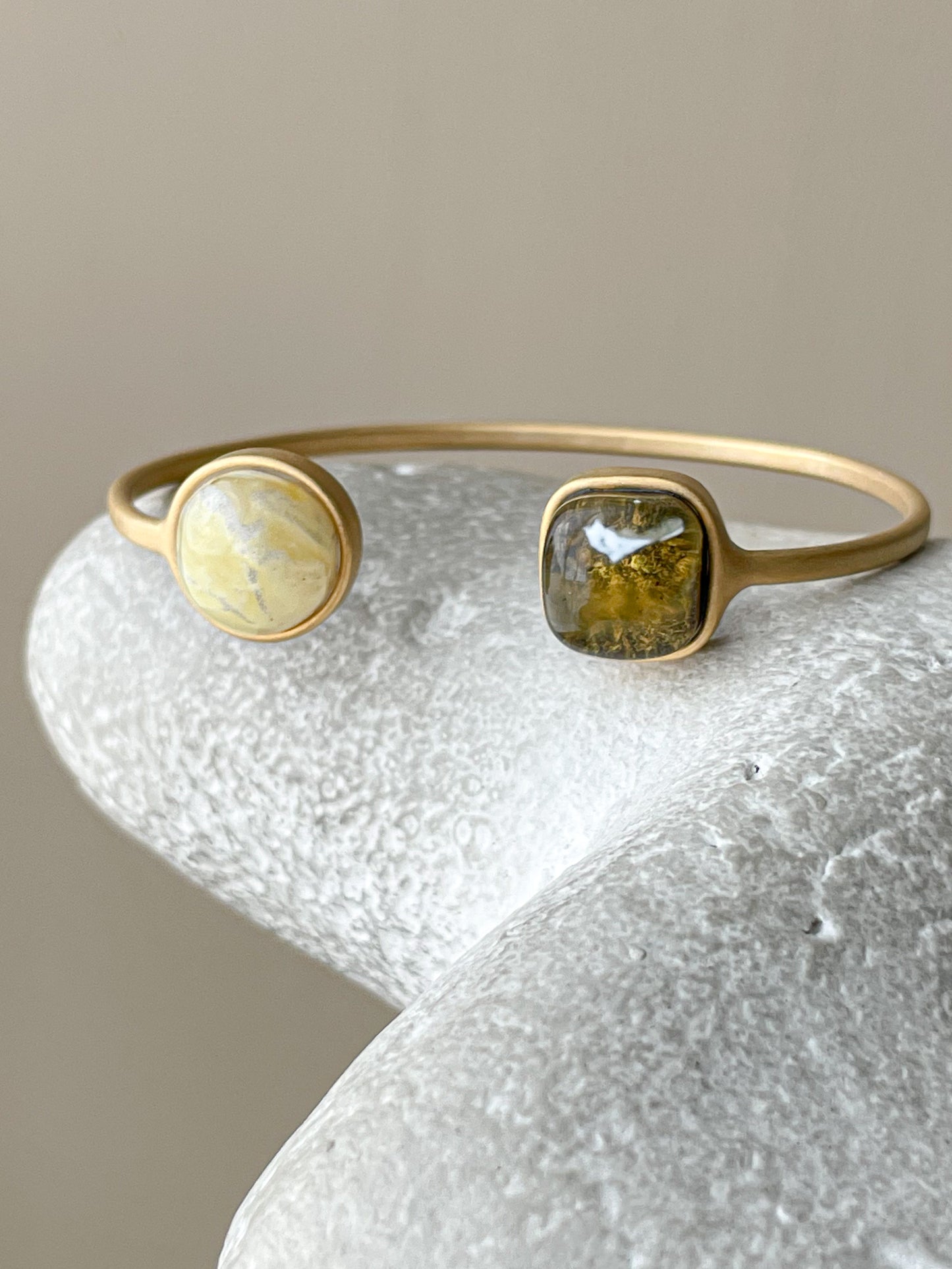 Amber bracelet - Gold plated silver - Cuff bracelet collection - Size 6.3