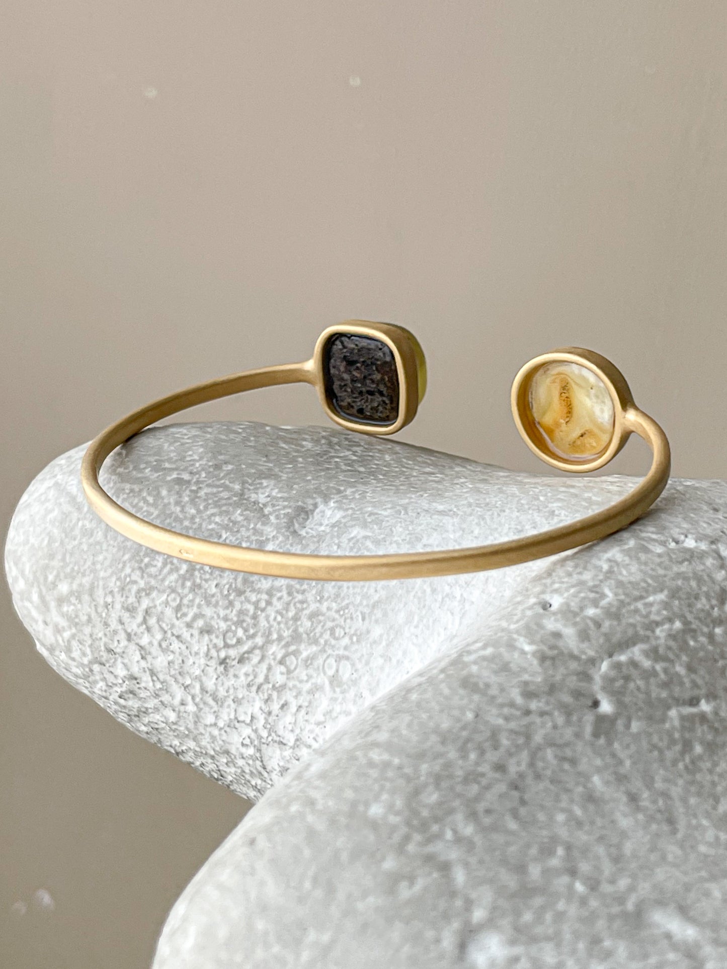 Amber bracelet - Gold plated silver - Cuff bracelet collection - Size 6.3